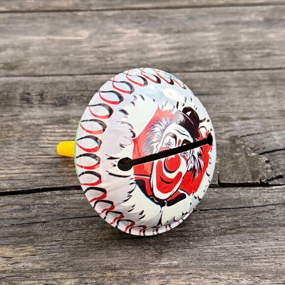 Vintage 1950s USA Toy Metal Tin Litho Circus Clown Face Rattle Noise Maker Party - Picture 1 of 6